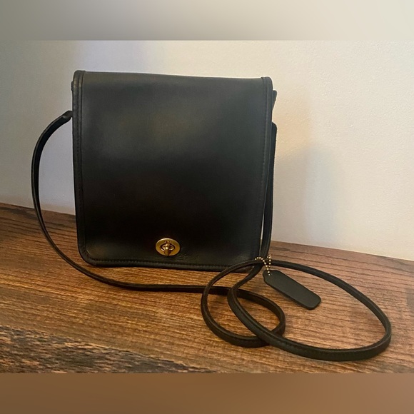 Coach Handbags - Coach Vintage L4B-9620 Black Companion Leather Crossbody